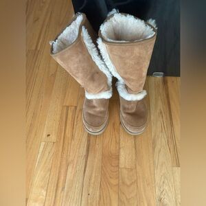 UGG Chestnut Ankle Boots with White Fur Trim